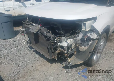 2015 Ford Explorer Xlt z USA, uszkodzony, nr VIN 1FM5K8D88FGB46236